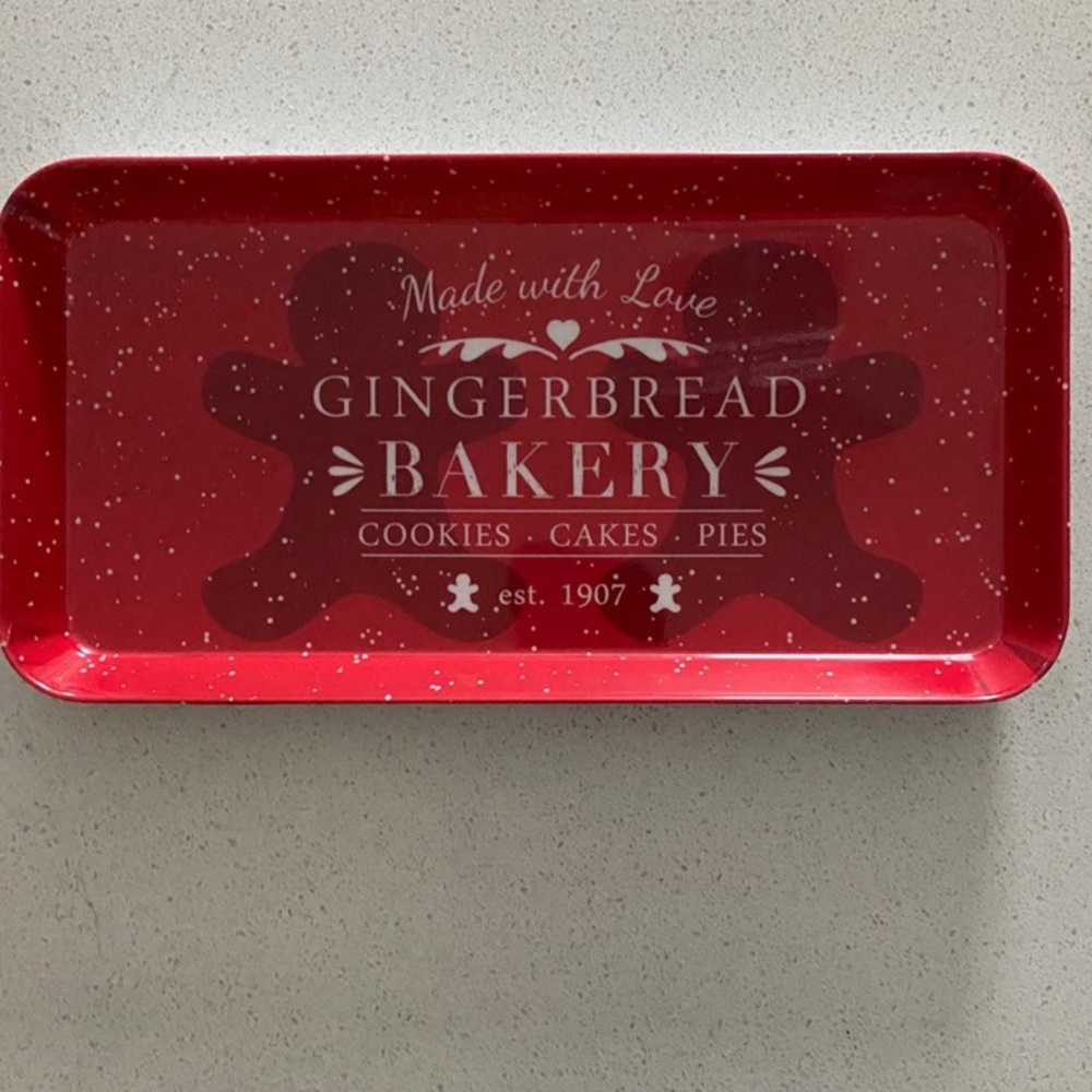 GINGERBREAD BAKERY PLASTIC TRAY
